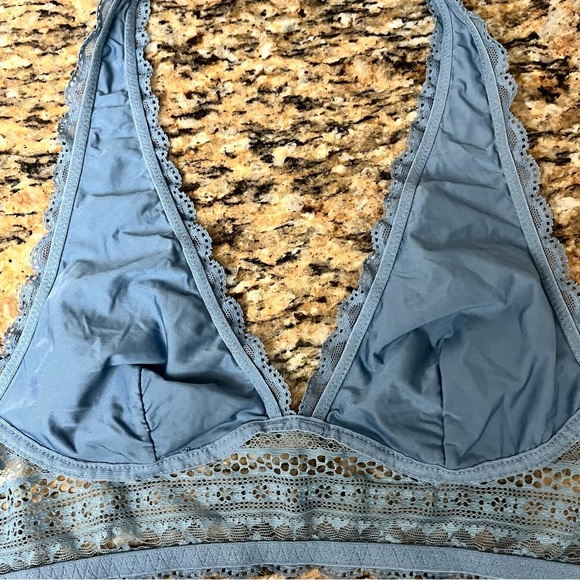Victoria's Secret Blue Lace Halter Bralette Triangle Top Festival Lingerie XS - Picture 9 of 11